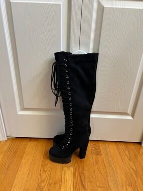 Women’s Black Lace-Up Knee-High Platform Heeled Boots